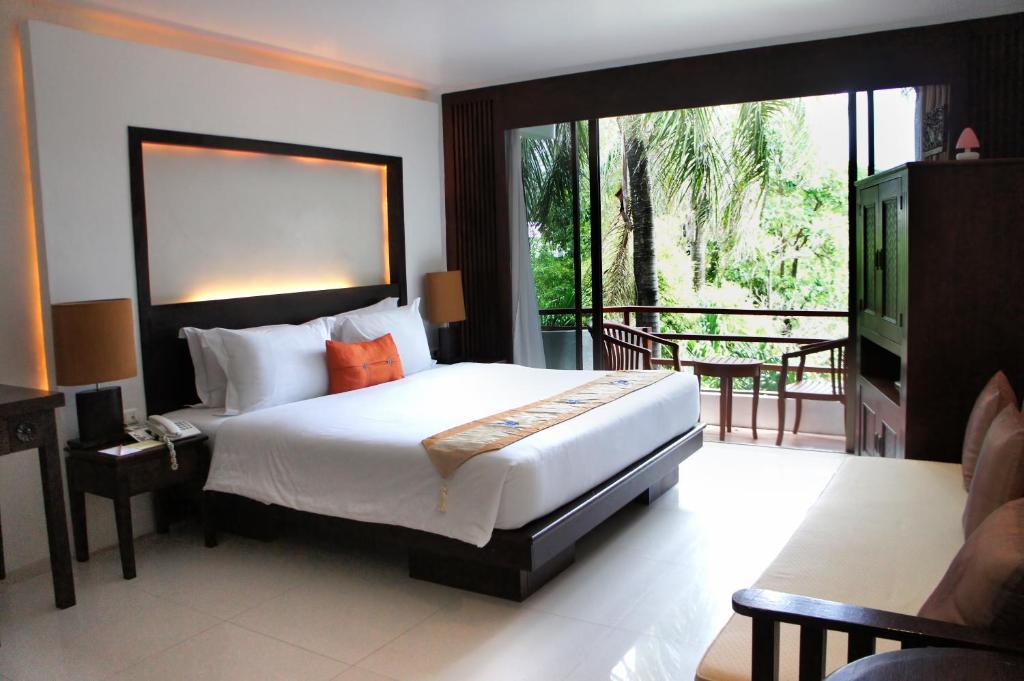 Hotel Safari Beach Hotel Patong 3*