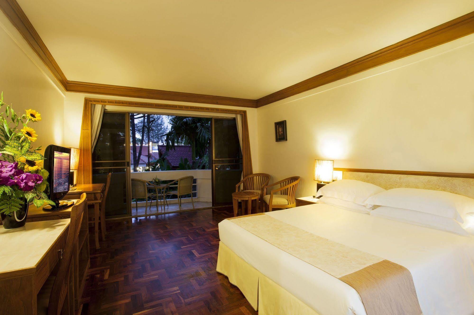 Safari Beach Hotel Patong